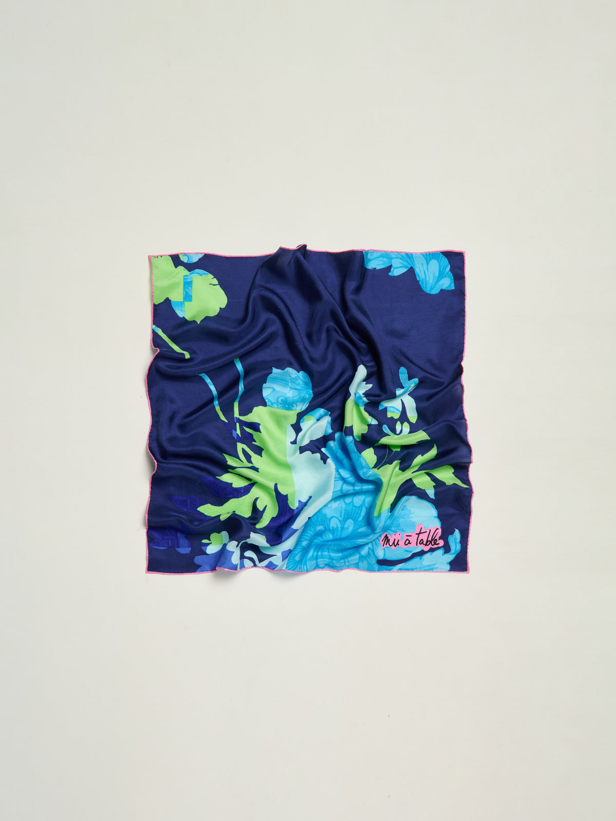 CARRÉ SOIE 65 - COMPOSITION BAROQUE